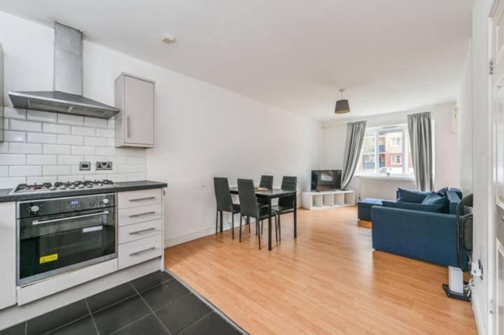 3 bedrooms flat Crystal Palace — комфортный отель в Лондоне