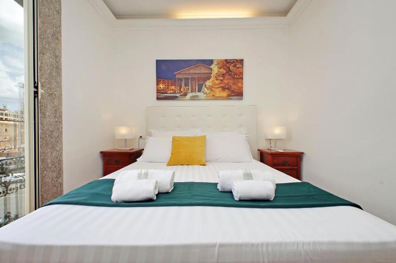 Romulus Rooms — отель с удобным расположением в Риме