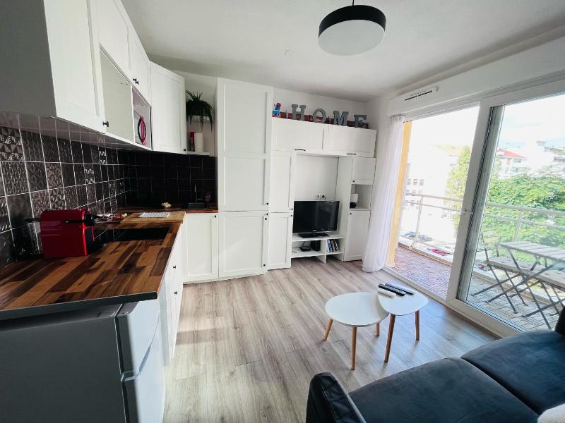 Studio terrasse et parking prive — отель с удобным расположением в Николь