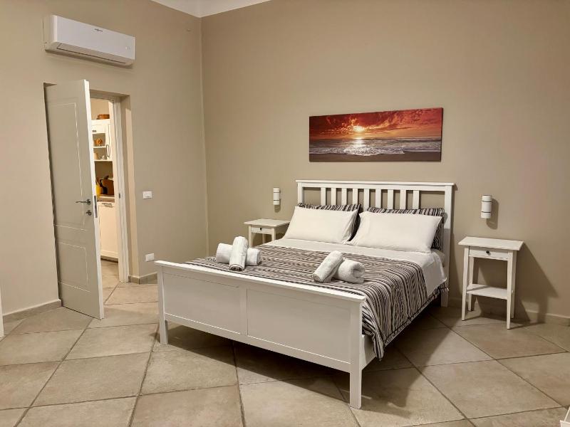 Central Station Flat - Majoliche — забронировать отель в Палермо