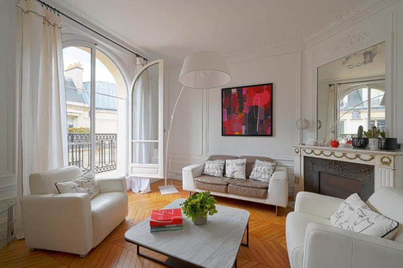 Luxury apartment at Auteuil — комфортный отель в Париже