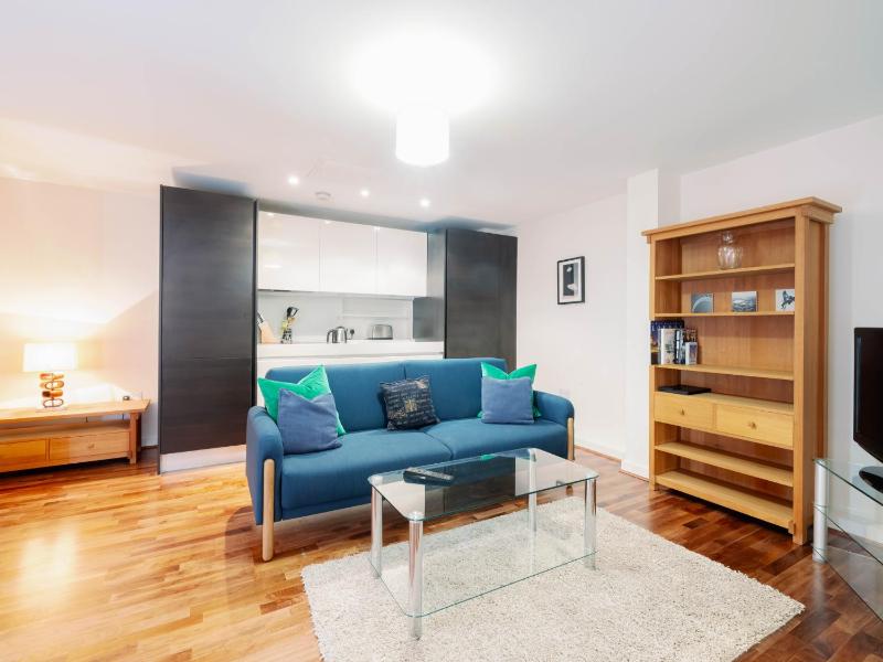 Цены на Cosy Barbican Apartment in the Heart of London в Лондоне