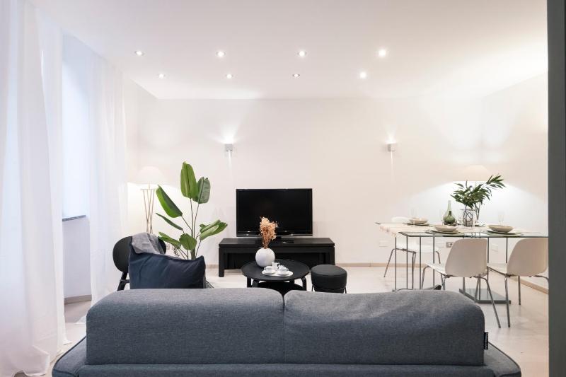 Easylife - Splendido bilocale San Babila Duomo — отель в Милане, Италия