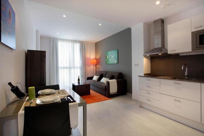 Fisa Rentals Les Corts Apartments — отель с удобным расположением в Барселоне