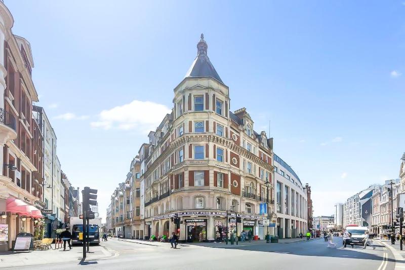Tranquil 1 BR Retreat in Piccadilly VR4 — забронировать отель в Лондоне