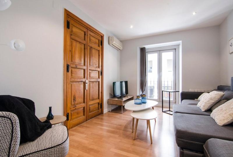 Цены на Personalized and modern- 2 Bd 1Bth- Opera в Мадриде