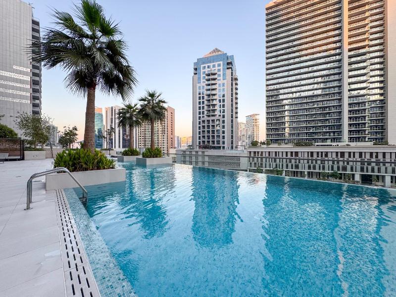 Stylish Studio Prime Location Near Burj Khalifa — отель в Дубае, Объединенные Арабские Эмираты