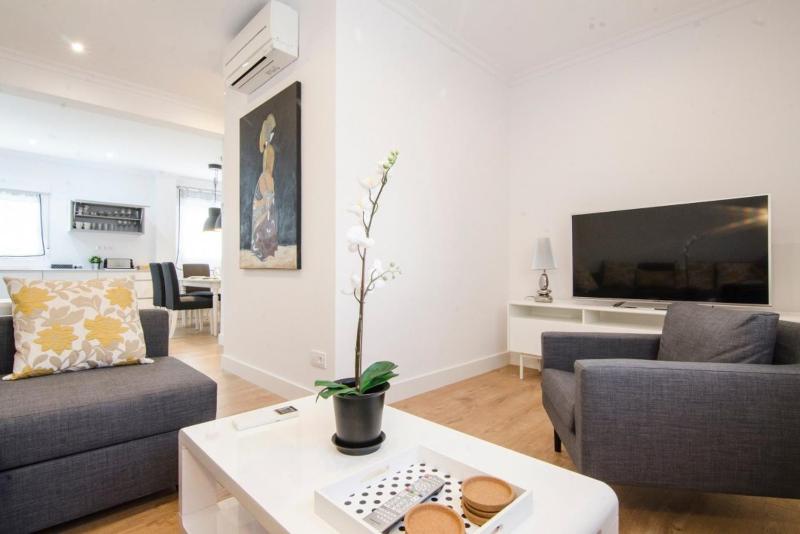 Цены на Modern and cozy- 2 bedrooms 2 bathrooms- San Eugenio- MintyStay в Мадриде