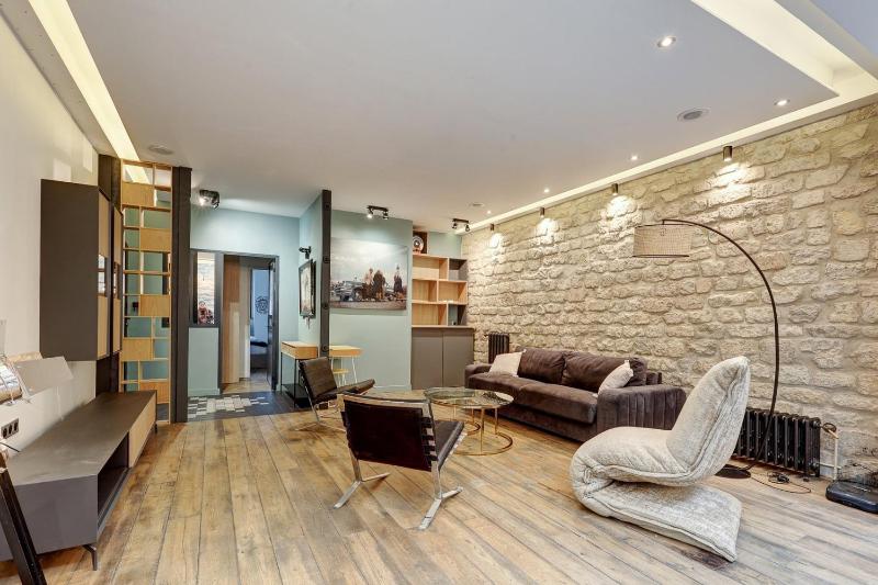 334 Parisian Loft - Superb Apartment in Paris — отель с удобствами в Париже