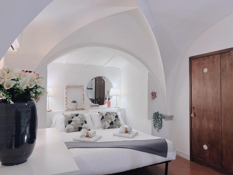 【Visconti di Modrone】 ☆☆☆☆☆ Prestigious Apartment — забронировать отель в Флоренции