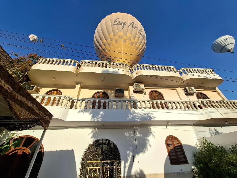Цены на West Bank Guest House в Луксоре
