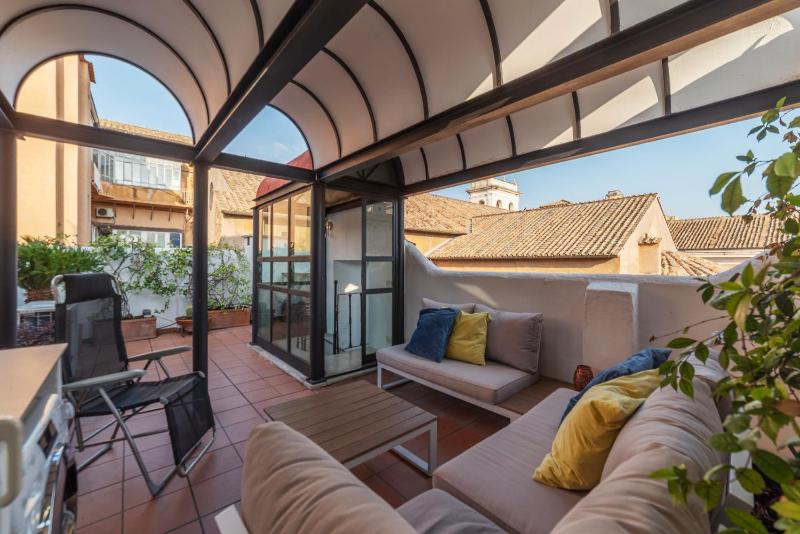 Pantheon Panoramic Rooftop Terrace Apartment — отель с удобствами в Риме
