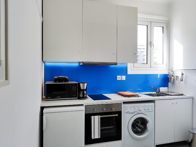 KYMA Apartments - Athens Acropolis 8 — отель с удобным расположением в Афины