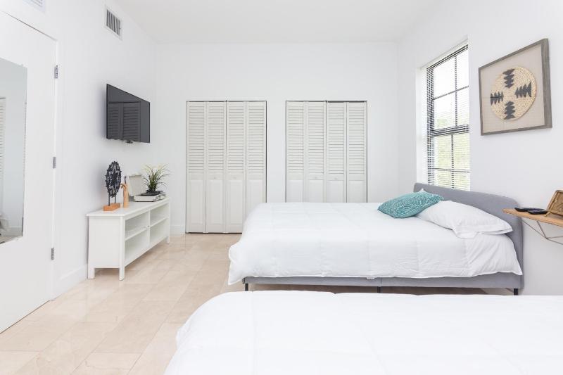 Miami Downtown 5 people Apartment - 5 minutes to Bayfront Park — отель с удобным расположением в Майами