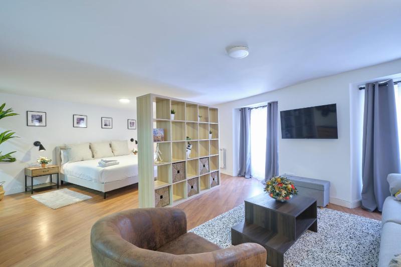 Increible loft en el corazon de Madrid — забронировать отель в Мадриде