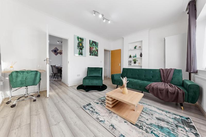 Green Hype - 10 mins to stadium - Sleeps 8 — отель с удобствами в Лондоне