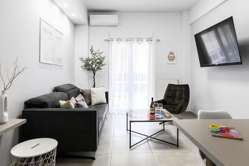 Acropolis Bliss Retreat, Herakleidon apt — отель с удобствами в Афины