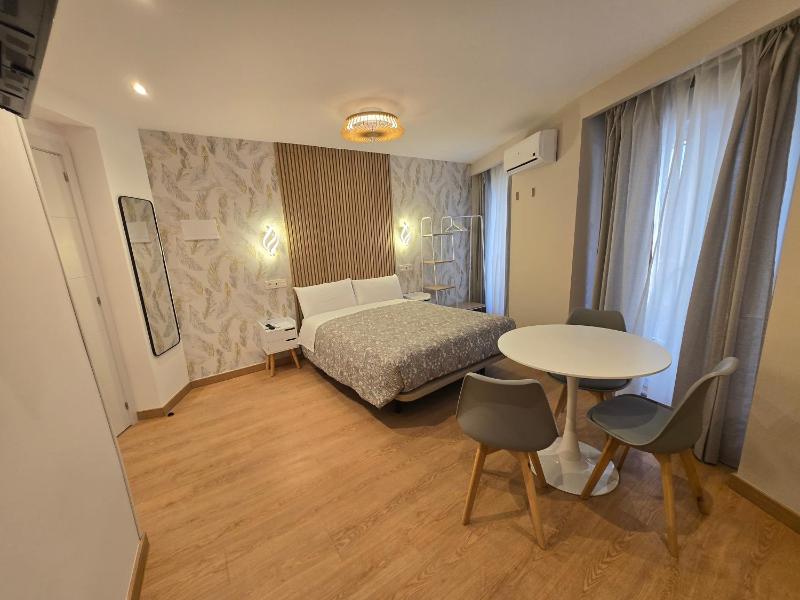 Hostal Comercial 1 — отель в Мадриде, Испания