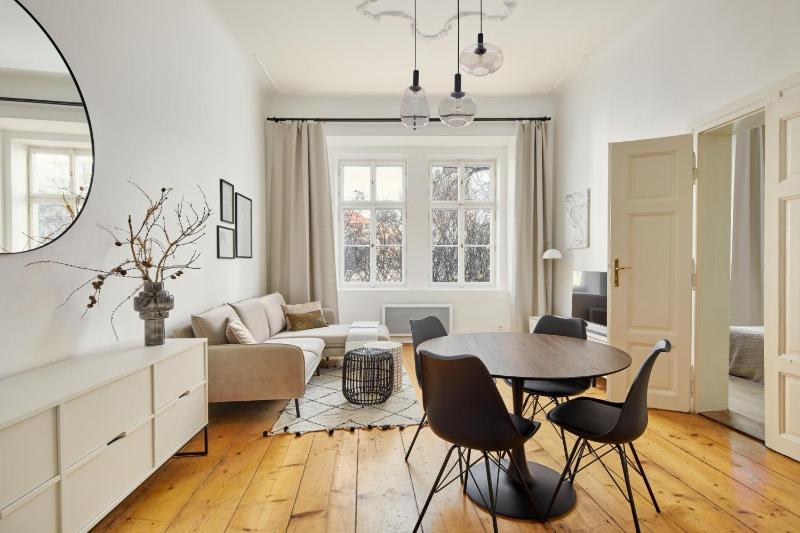 Renovated Flats in Old Town Square by Prague Days — комфортный отель в Праге