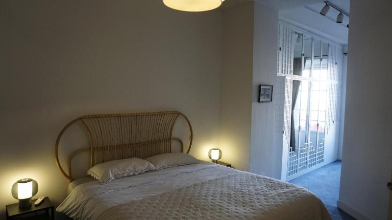 Amazing apartment with balconies to Plaza Mayor — отель в Мадриде, Испания