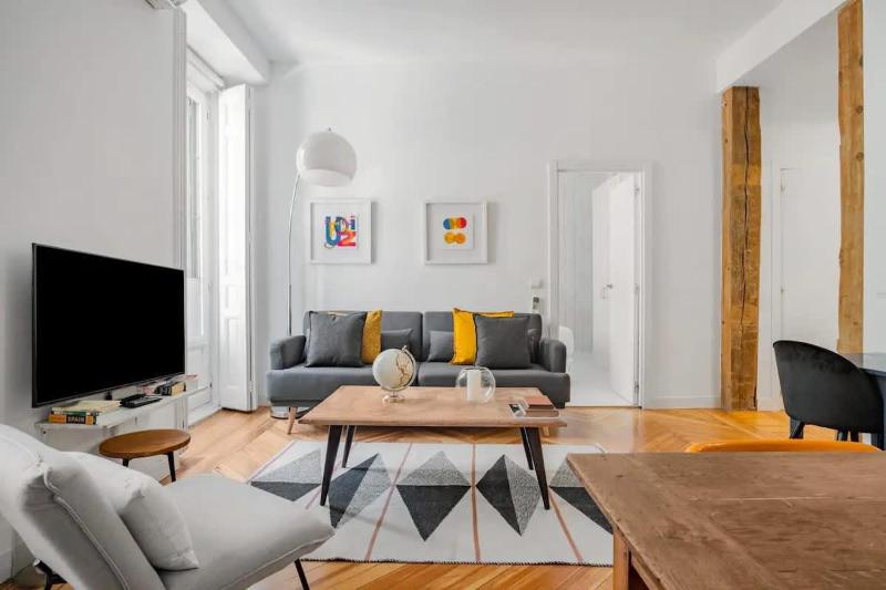 Stylish private flat San Miguel — отель с удобствами в Мадриде