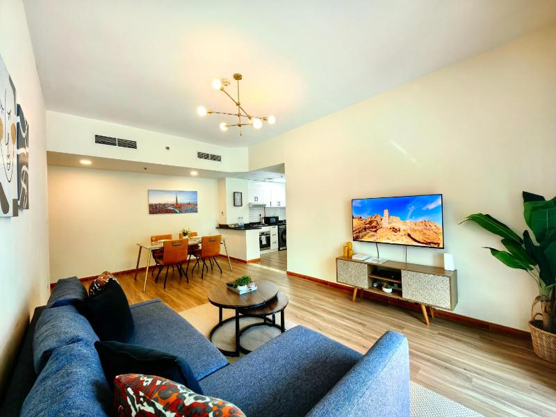 1 BR renovated apartment in Marina Diamond 3 close to tram and metro — отзывы гостей и цены