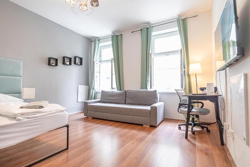 Prater Pleasure/Riverside 1BR Escape near Danube — отель с удобствами в вене