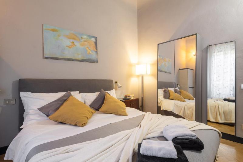 TORNABUONI APARTMENT - in OLD TOWN center FIRENZE — комфортный отель в Флоренции