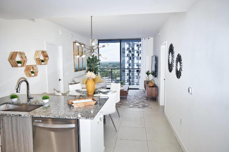 1204TF DOWNTOWN DORAL CONDO 2 BEDROOMS & 2 BATHROOMS — отзывы гостей и цены