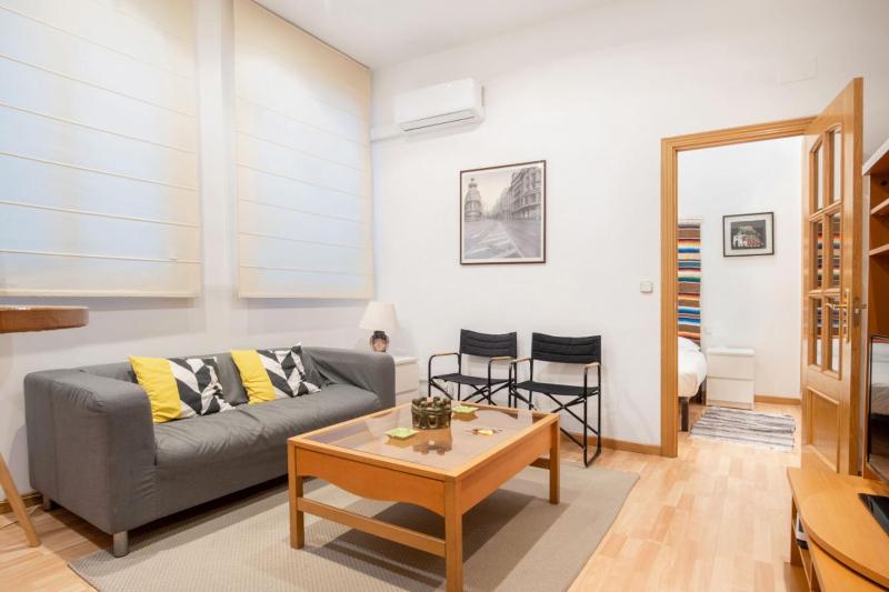Цены на Cozy and Vintage - 1Bed 1Bath - Sol в Мадриде