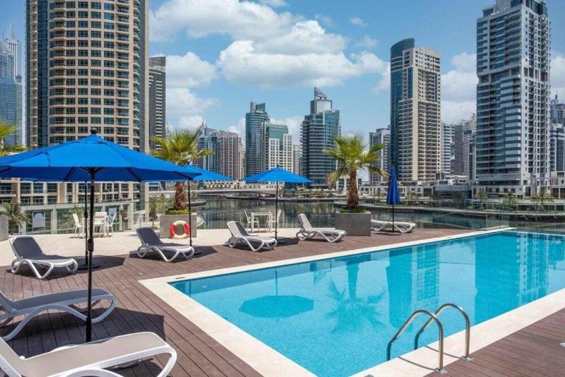 Sleek 1 Bedroom with Views of Dubai Marina — отель с удобным расположением в Дубае