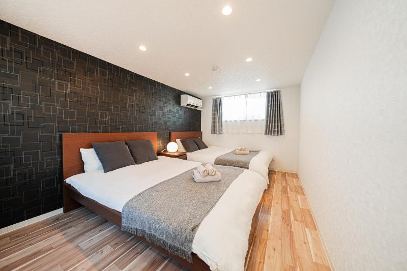 Цены на Osaka ShinImamiya Hanazonocho 6ppl House Namba USJ hongyh в Осаке
