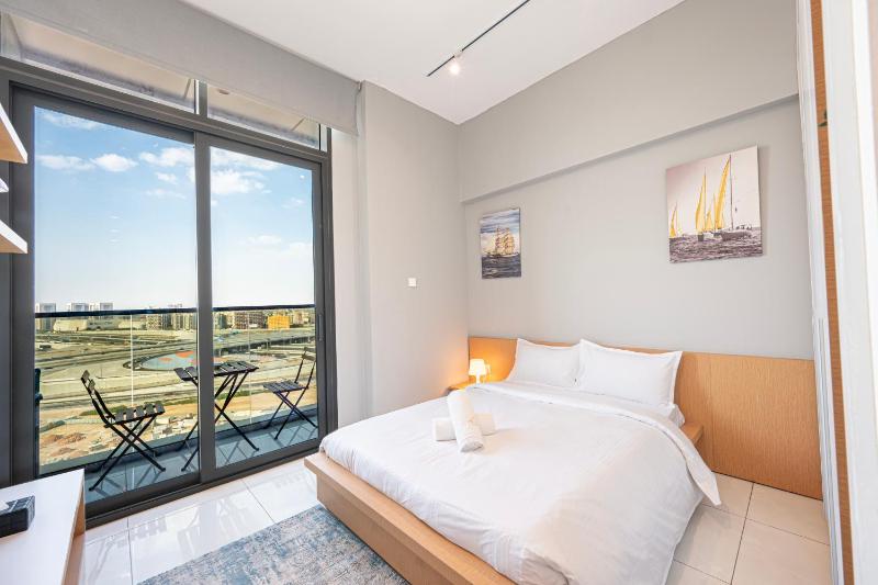 Luxury Studio In Dubailand - Central — отель с удобным расположением в Дубае