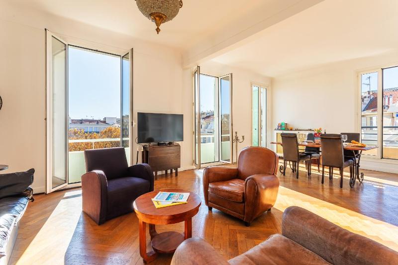 Ambassador Palace AP2095 by Riviera Holiday Homes — забронировать отель в Николь