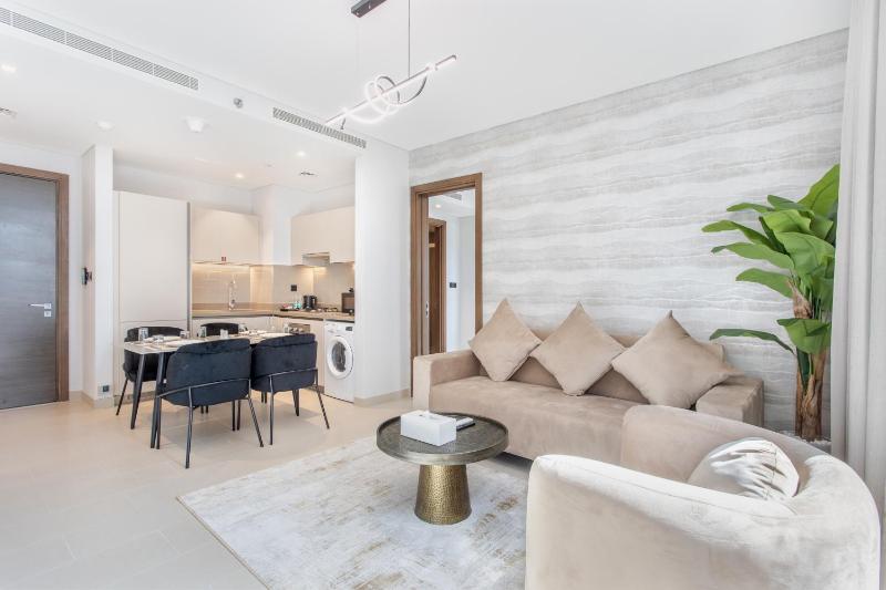 STAY BY LATINEM 2BR Holiday Home CV A2709 near Burj Khalifa — отель с удобствами в Дубае