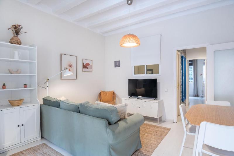 Цены на Cozy apartment in the heart of Gracia в Барселоне