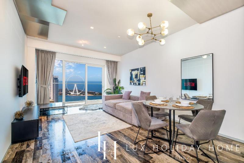 LUX - Lavish Suite with Full Palm Jumeirah View 3 — комфортный отель в Дубае