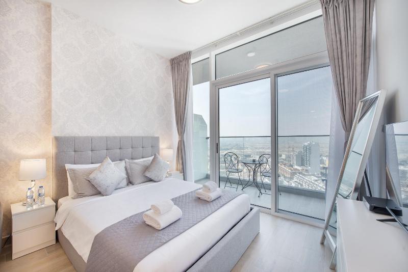 Apartment on 26th Floor & Beautiful Views (2 adults + 2 kids) — забронировать отель в Дубае