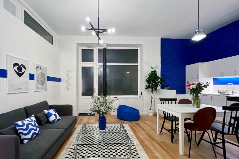 Charming apartment in the heart of Popincourt — комфортный отель в Париже