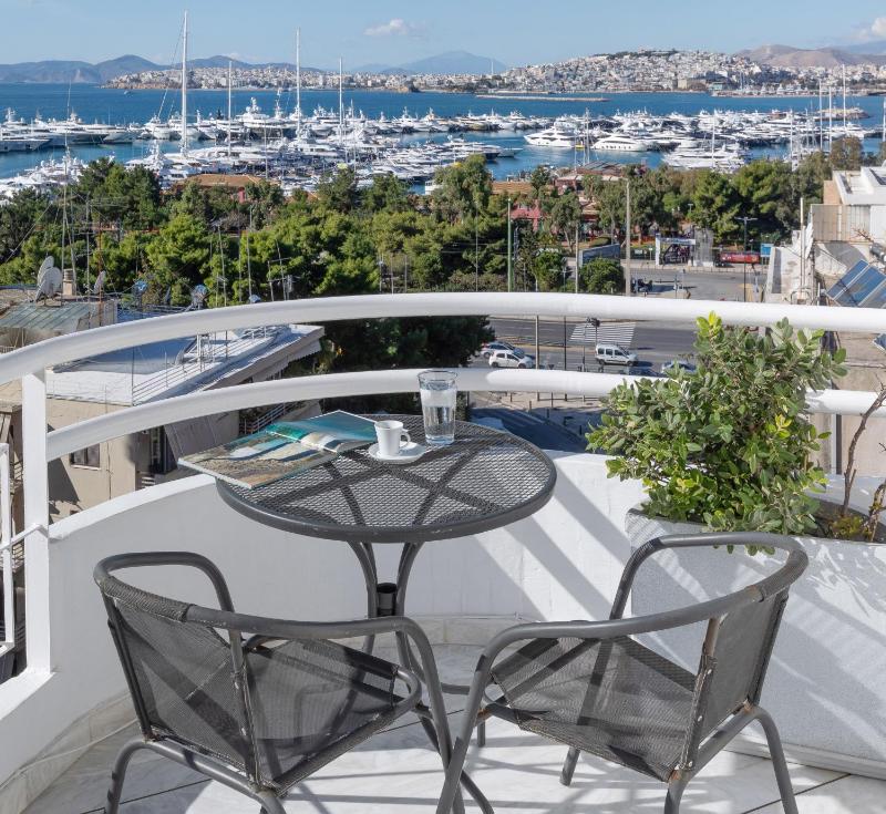 Nice Sea View Elegant Apartment — забронировать отель в Афины