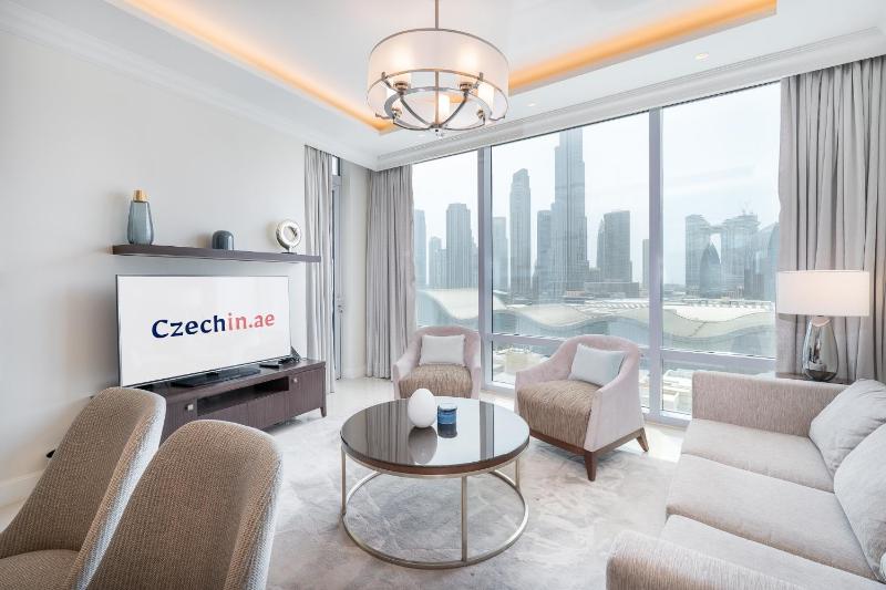 Elegant 1BR with Burj Khalifa views — отель с удобствами в Дубае