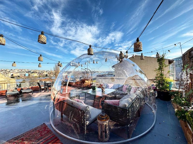 Waterfront Villa by the Tram - Private Terrace with Dome & Golden Horn View in Fatih — отель с удобствами в Стамбуле