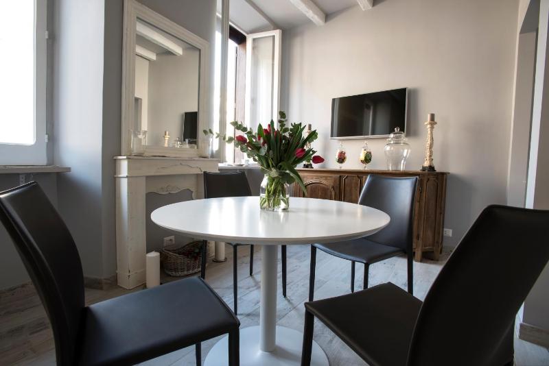 Trevi Luxury Maison — отель с удобным расположением в Риме