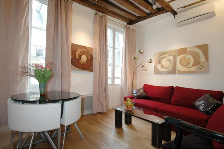 HolidaysInParis-Bourg Tibourg II — забронировать отель в Париже