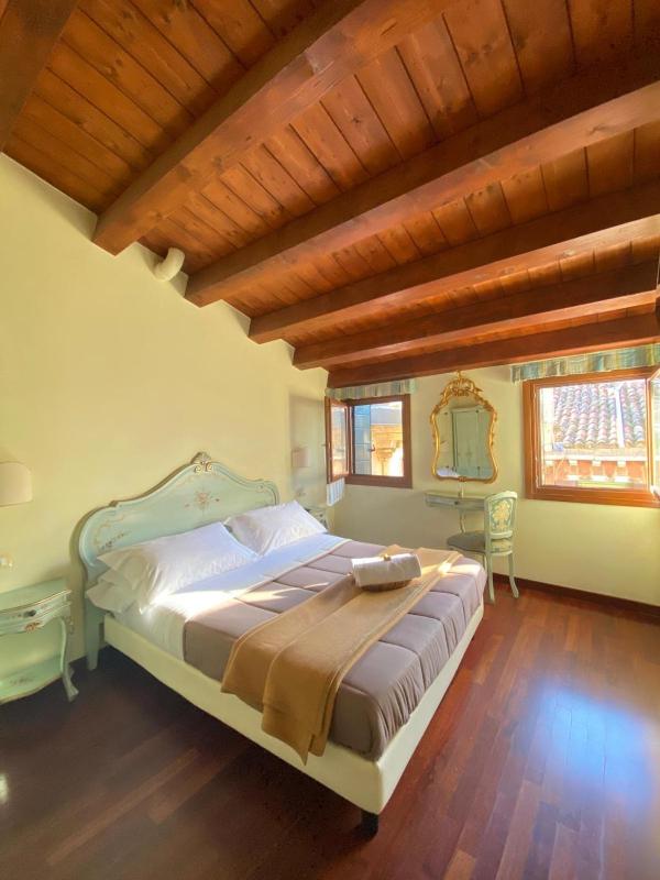 Цены на Casa Vacanze Angolo 'Sconto в Венеции