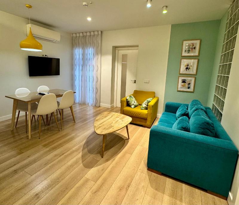 Apartamentos Apolo — отель в Мадриде, Испания