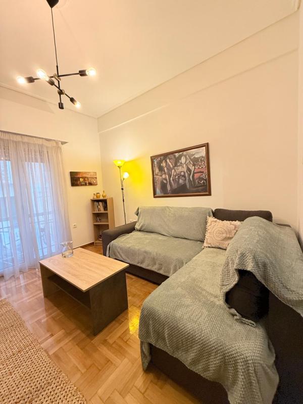 Vasia's cosy apartment in Athens, "Pedion tou Areos", close to center — комфортный отель в Афины