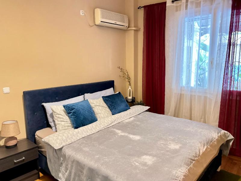 Cozy home in Nea Smirni — отель с удобным расположением в Афины