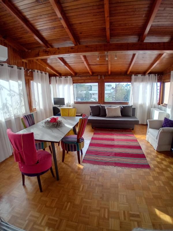 SUNNY APARTMENT NORTHERN ATHENS — отель с удобствами в Афины