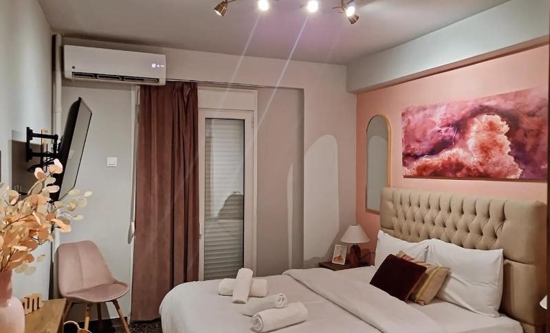 Цены на Stylish and central apt near Acropolis - Avdi square в Афины